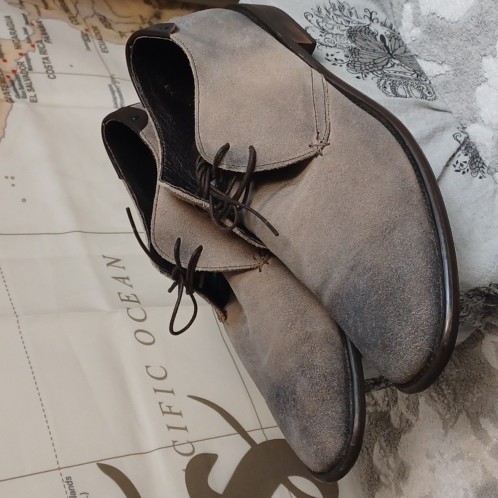 BACCO BUCCI ESTUDIO SIZE 10. Men's Tan Suede Dress Shoes - Picture 10 of 10